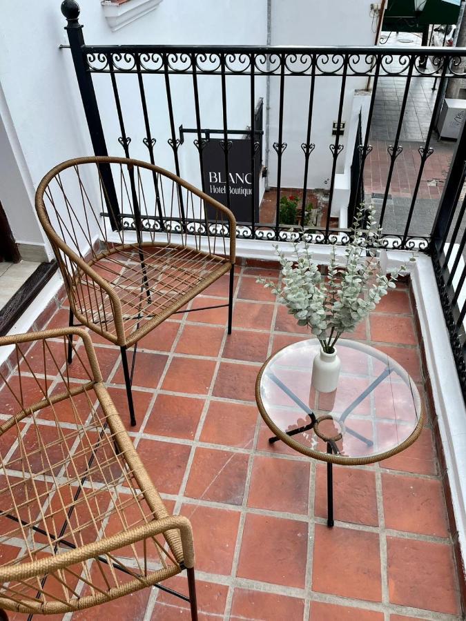 Blanc Boutique *